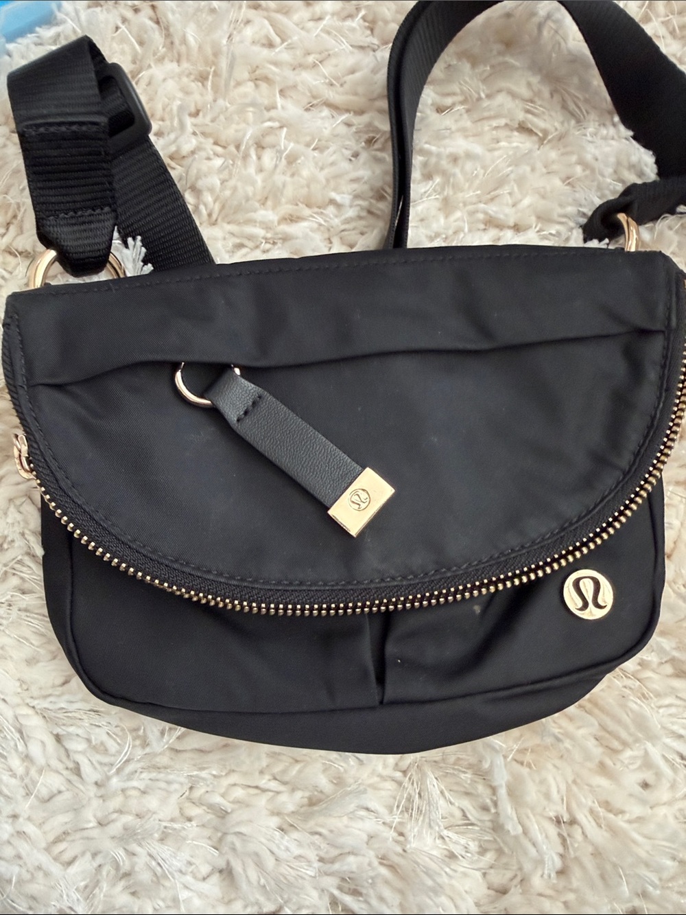 lululemon athletica Black Crossbody belt Bag good condition